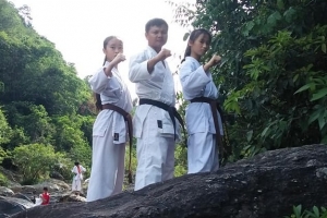 CLB Karate Tiểu học Nghĩa Lợi